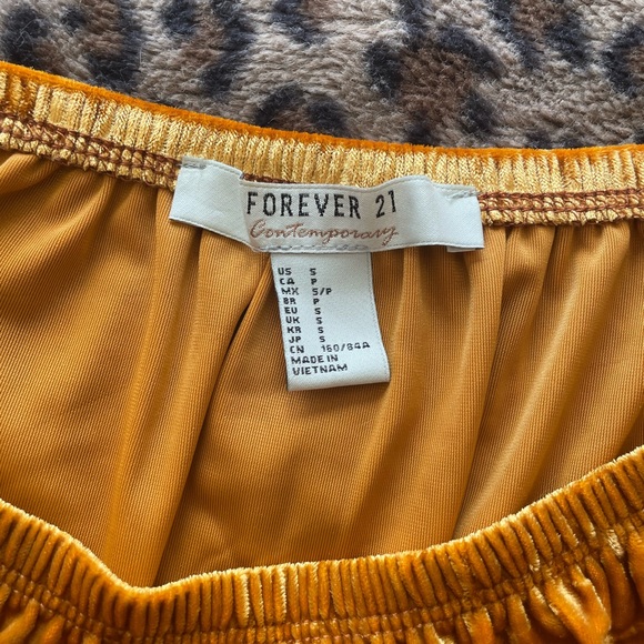 Forever 21 contemporary crushed velvet crop - Picture 2 of 5